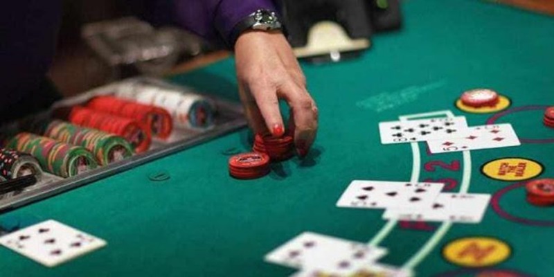 Mẹo kiếm tiền từ Baccarat có đơn giản không?